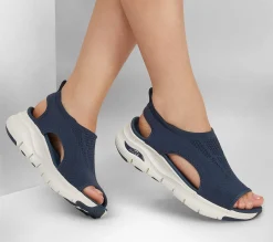 SKECHERS Arch Fit - City Catch NVY Fashion